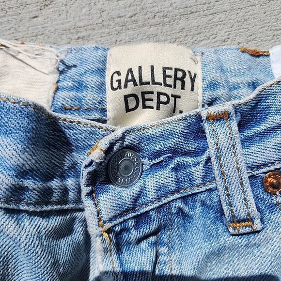 Gallery Dept Distressed Jean Womens Small Art On Display Courtesy Josue Thomas - Picture 3 of 16